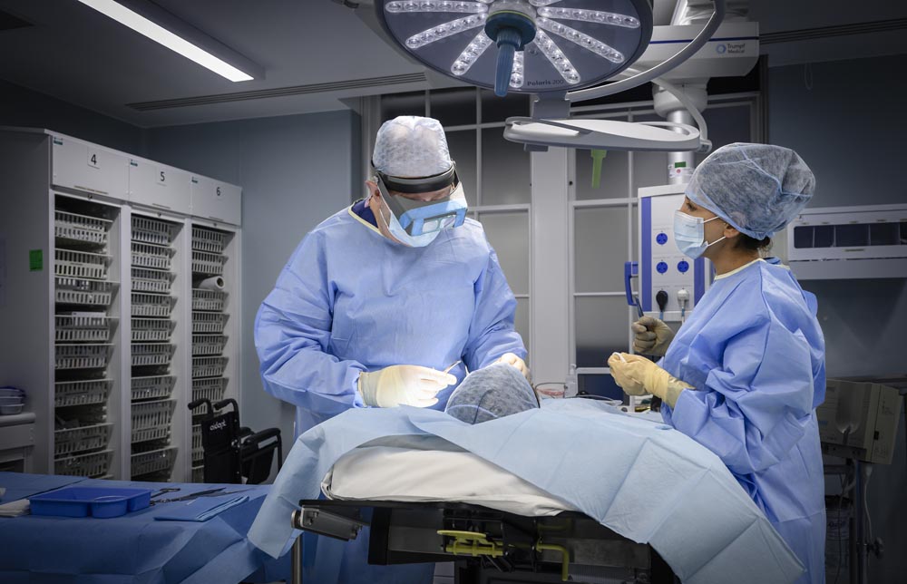 maxillofacial surgeons in theatre